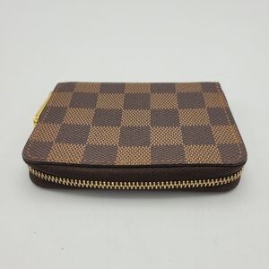 Louis Vuitton Brown And Tan Damier Zippy Wallet with Red Accents